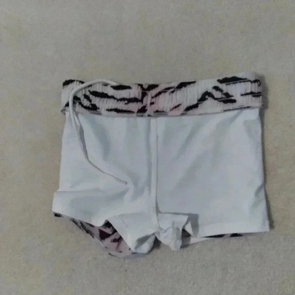 Forever 21 lined running shorts X-small NWOT - Picture 4 of 6